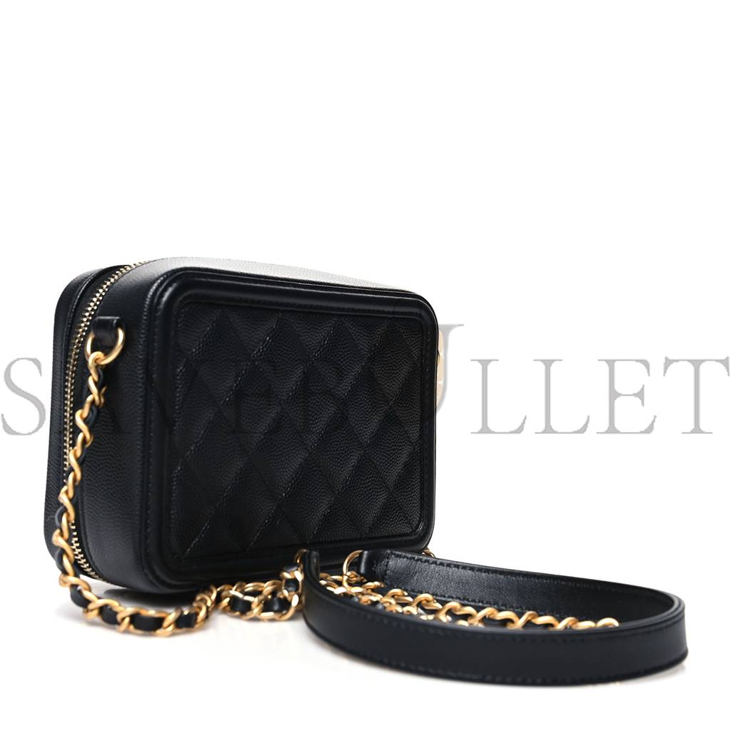 CHANEL CAVIAR QUILTED CC FILIGREE VANITY CLUTCH WITH CHAIN BLACK (14*10*6cm) CHANEL CAVIAR QUILTED CC FILIGREE VANITY CLUTCH WITH CHAIN BLACK (14*10*6cm)