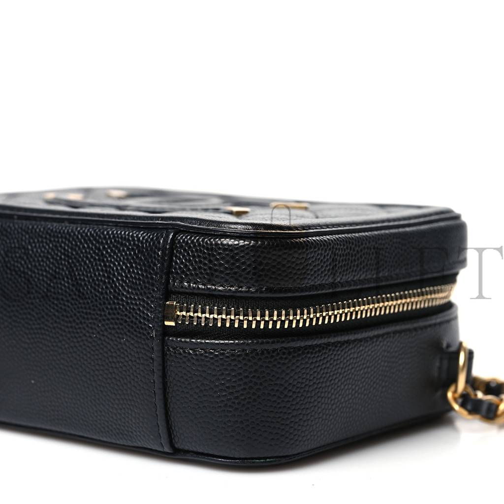 CHANEL CAVIAR QUILTED CC FILIGREE VANITY CLUTCH WITH CHAIN BLACK (14*10*6cm) CHANEL CAVIAR QUILTED CC FILIGREE VANITY CLUTCH WITH CHAIN BLACK (14*10*6cm)